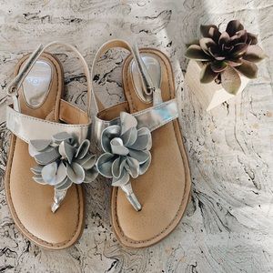 gently used silver kids sandals